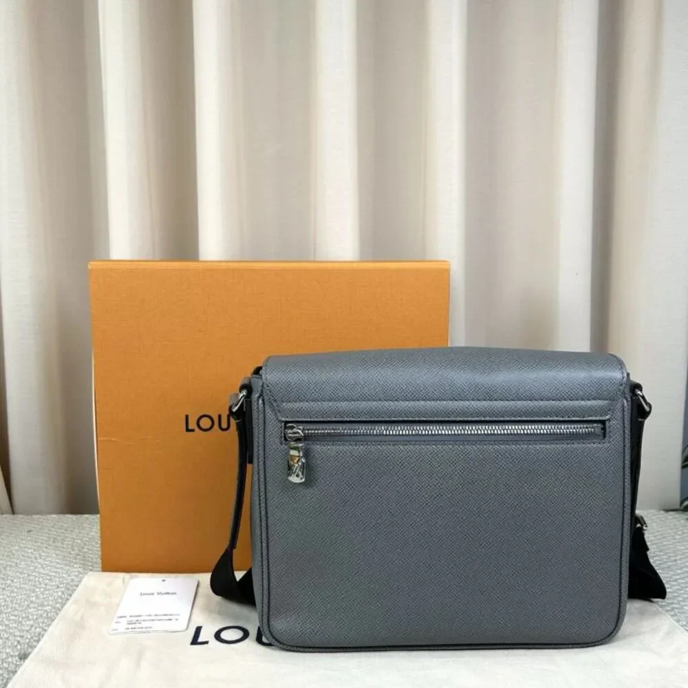 Louis Vuitton Women Pre-Loved Bag Very Good Condition